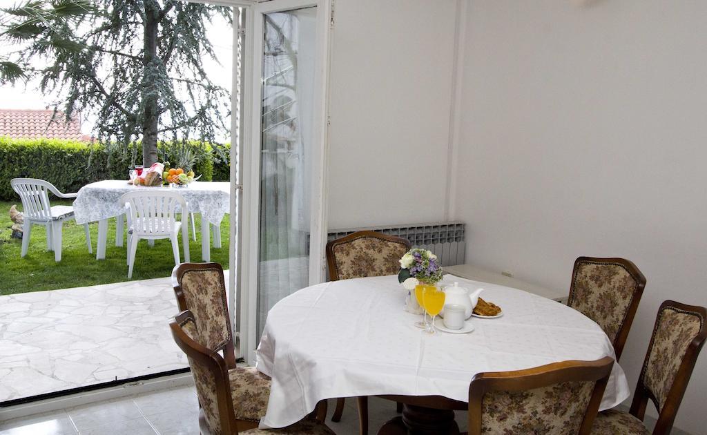 Apartment Pcelica Maja Podstrana Phòng bức ảnh